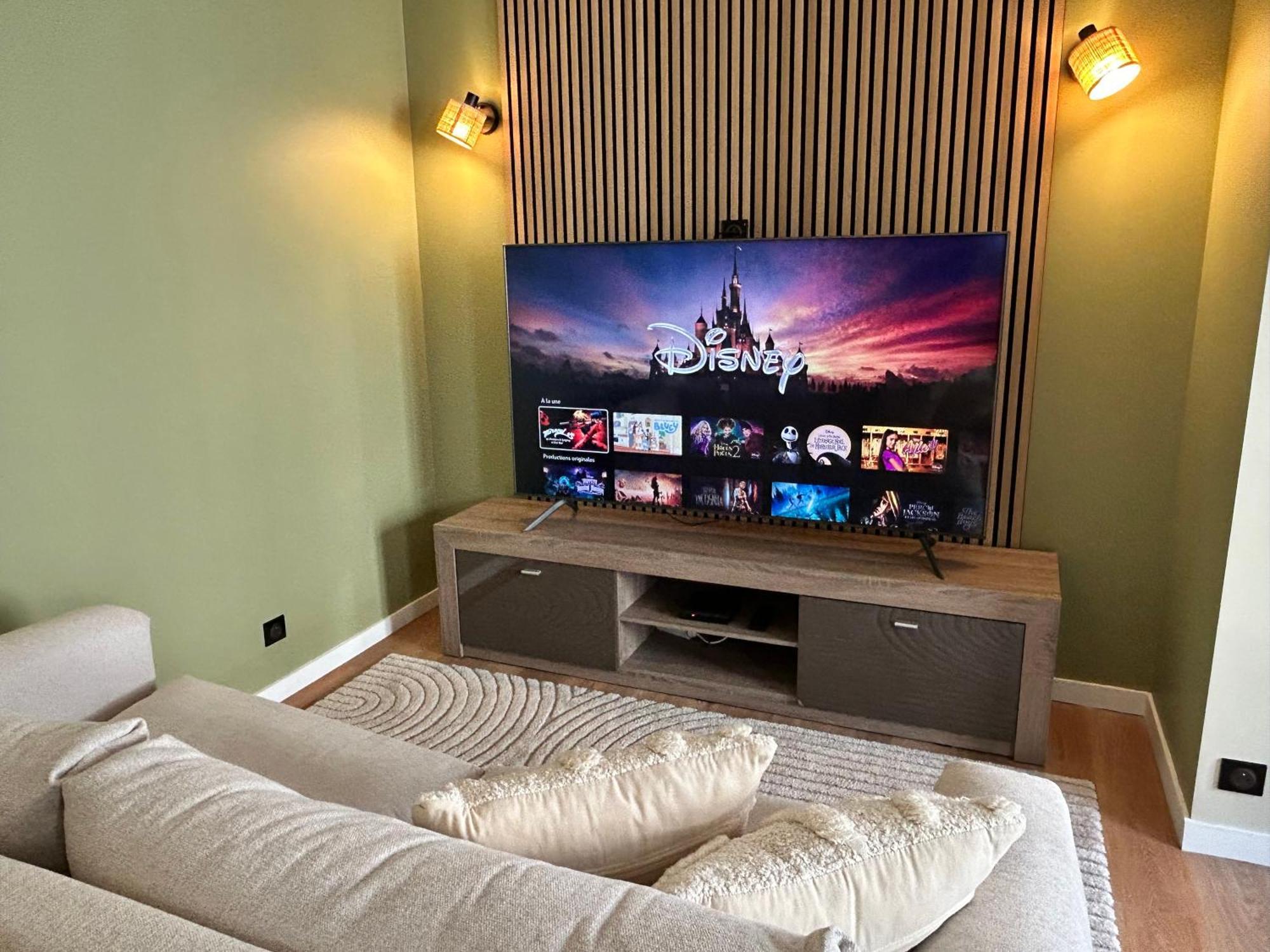 Sweet And Comfy In Hyper City Center With Netflix, Prime And Disney Plus Included 诺伊斯·勒·格兰德 外观 照片